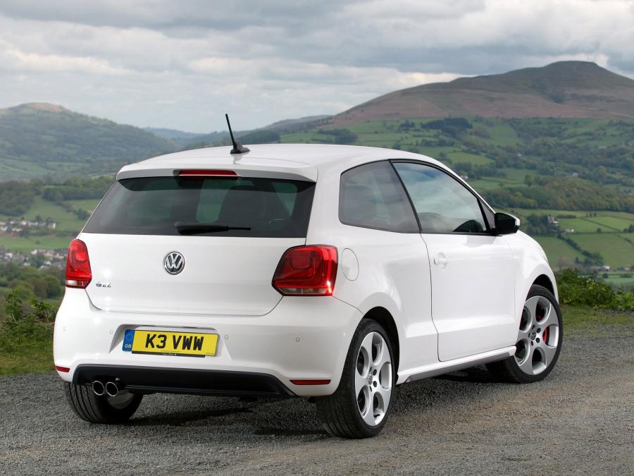  Volkswagen Polo GTi 2010 года  (UK) (фото 4 из 11)